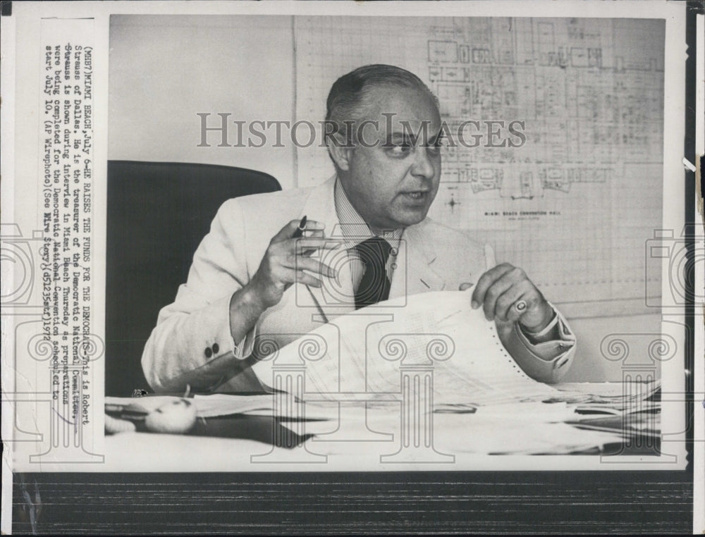 1972 Press Photo Robert Strauss ,treasurer of Democratic National Committee. - Historic Images