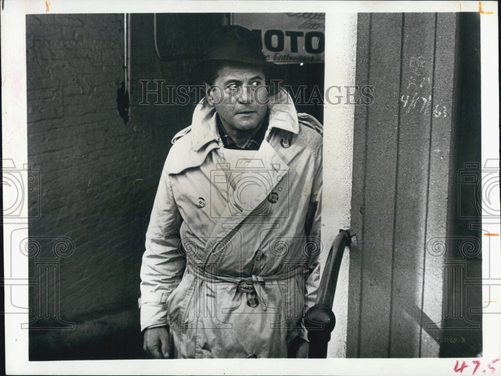 Press Photo Eli Wallach - Historic Images