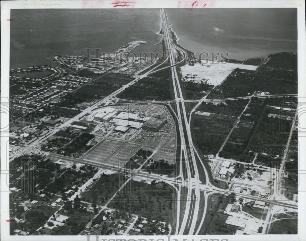 Press Photo Aerial of Wet Shore Plaza in Florida - RSJ01259 - Historic Images