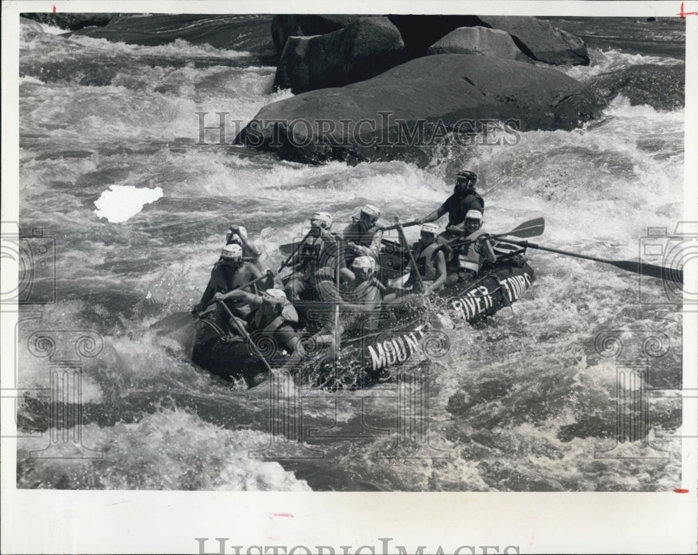 1983 Press Photo White Water Rafting in West Virginia - Historic Images