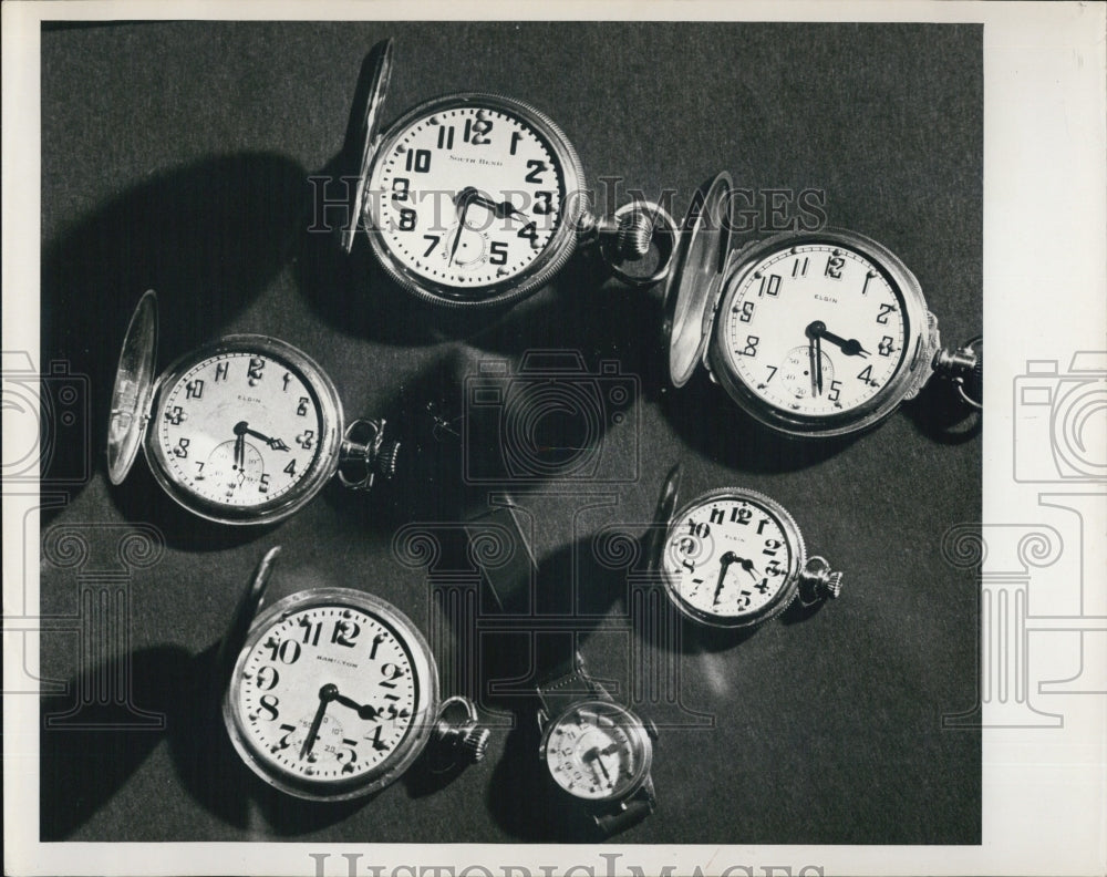 1966 Press Photo Braille Watches Made By Frank Garrett - Historic Images