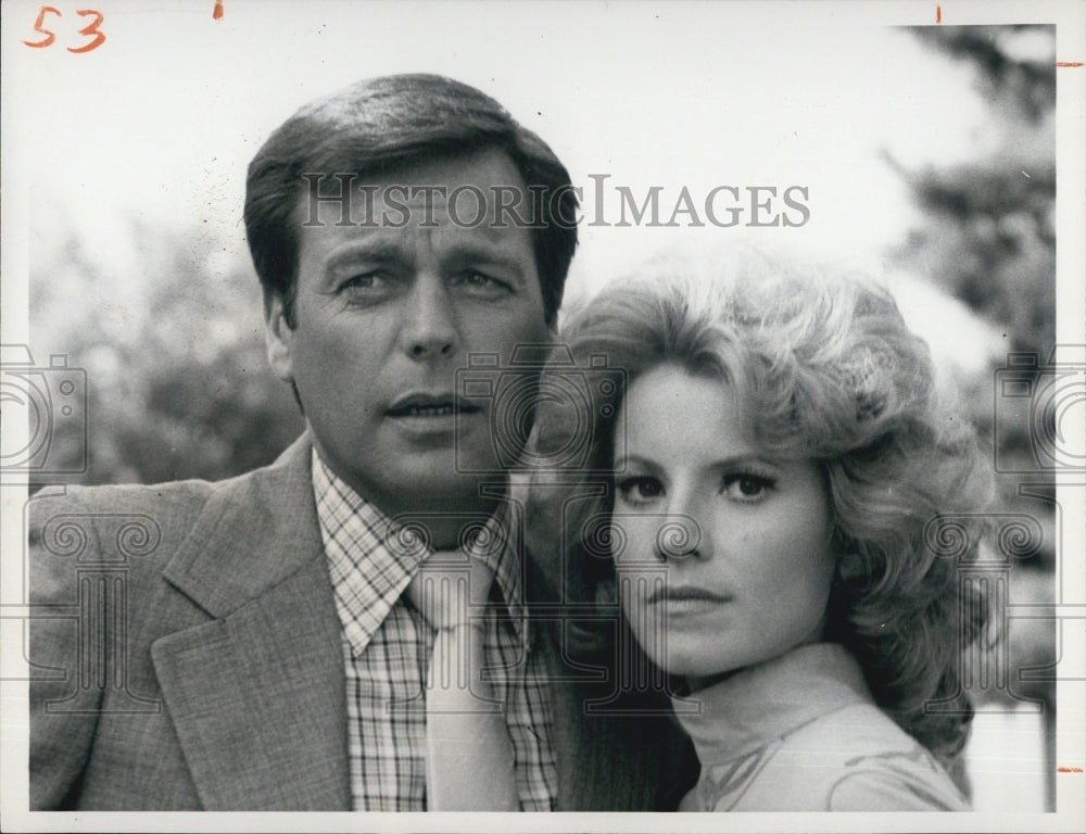 1975 Stars Robert Wagner Julie Sommars CBS-TV  New Series "Switch"-Historic Images