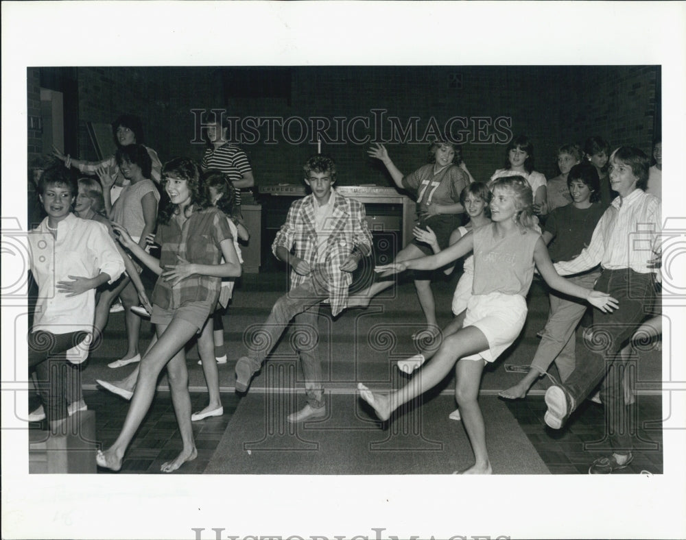 1984 Press Photo David Goetze, Dr Nuwine's Traveling Show - Historic Images