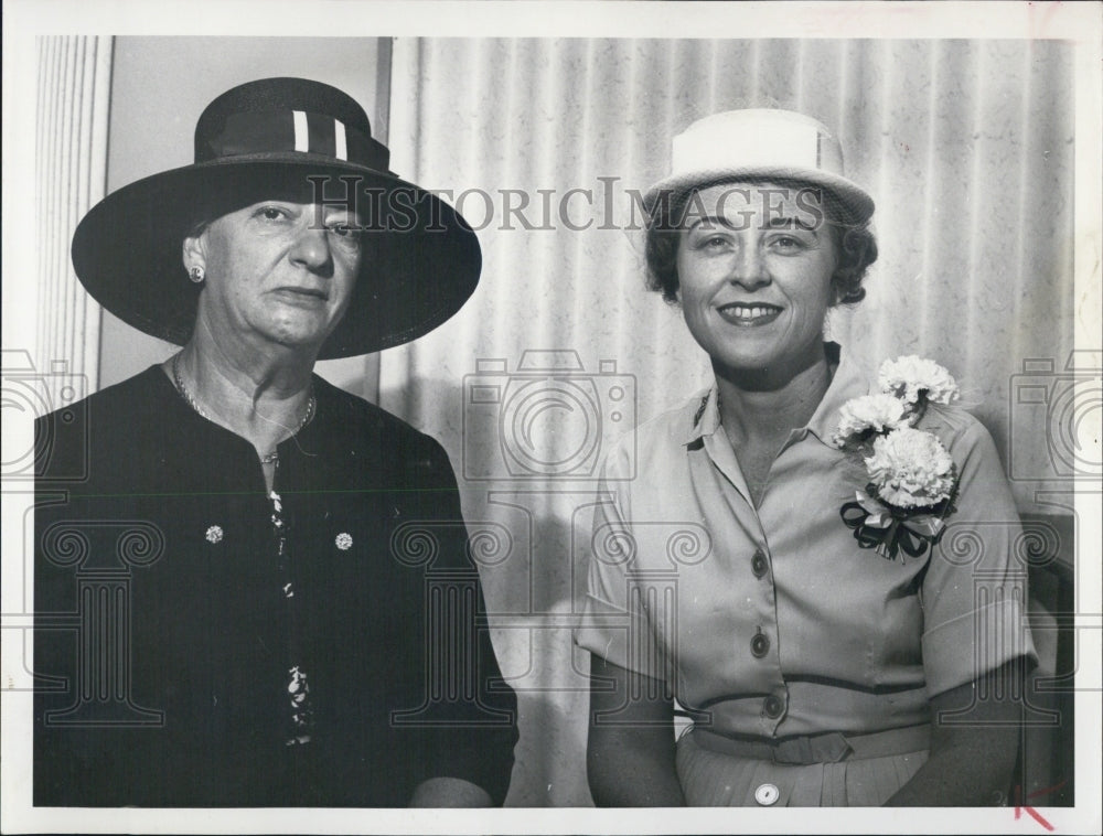 1963 Press Photo President Lenore Vogt Mrs. Mary Ellen Miller - Historic Images