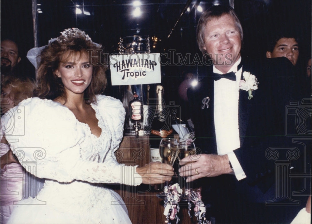 1990 Press Photo Happy couple just married - Historic Images