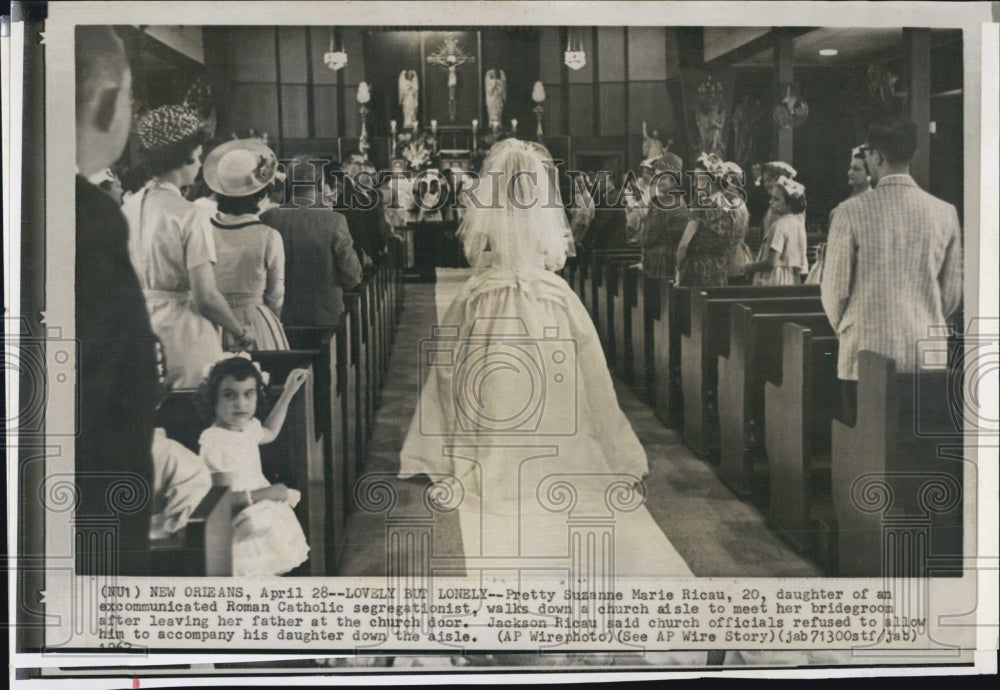 1962 Press Photo Suzanne Marie Ricau weds at Roman Catholic church - RSJ03369 - Historic Images