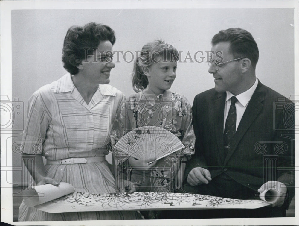 Press Photo Rev Kurt Ribi and wife and daughter - RSJ03371 - Historic Images