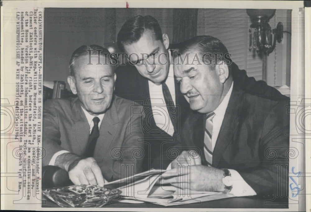 1964 Press Photo Ambassador Maxwell Taylor, Rep William Broomfield, Zablocki - Historic Images