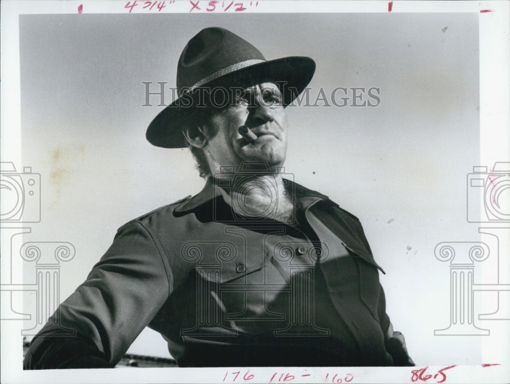 Press Photo Actor Rod Taylor, Powderkeg, CBS Friday Night Movies - Historic Images