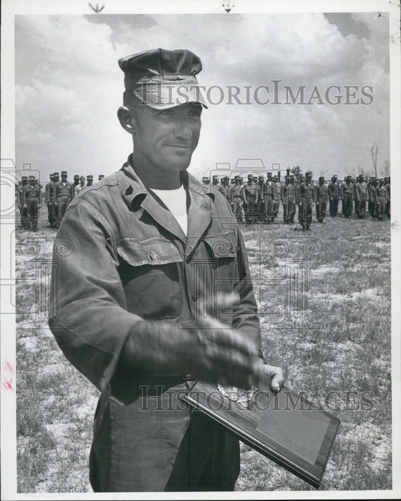 1965 Press Photo Sargeant Walter R McCracken, Battalion Sergeant Leadership - Historic Images