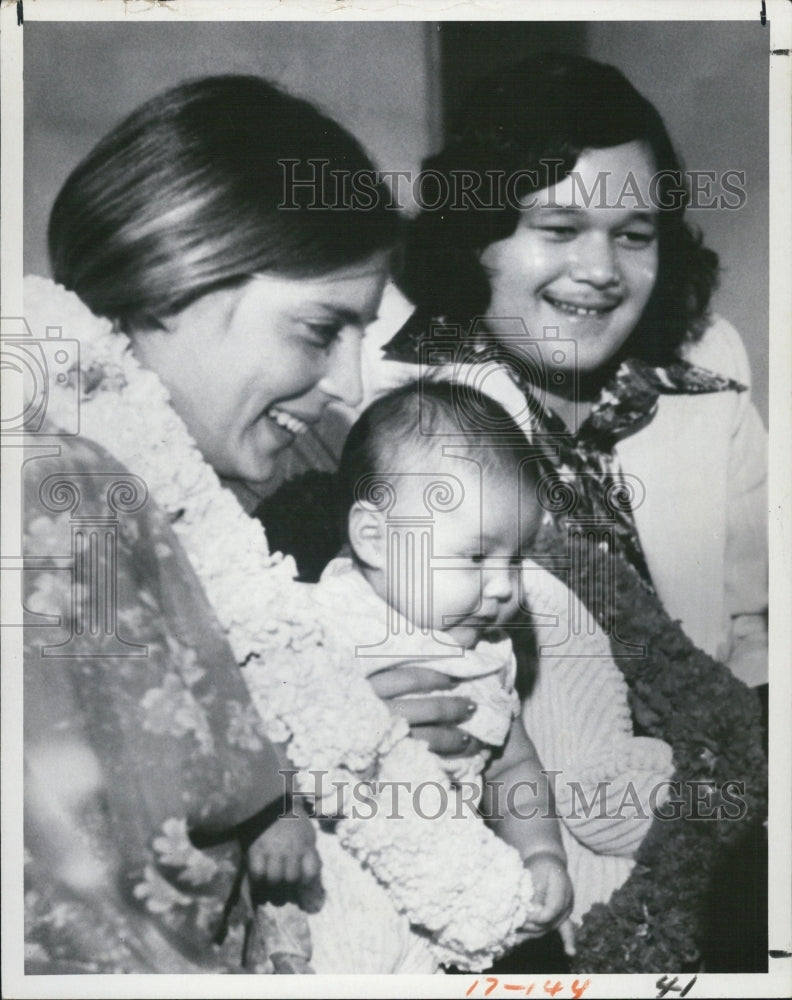 1975 Press Photo Indian Gur Maharaja Ji and family - Historic Images