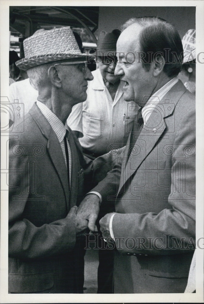 1972 Press Photo Sen. Hubert H. Humphrey campaigning in Fla. - RSJ04011 - Historic Images