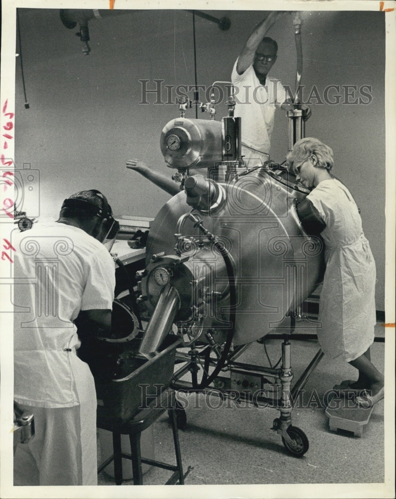 1970 Technicians in Life Sciences Laboratory - Historic Images