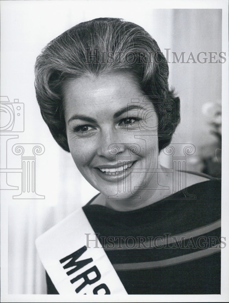 1965  Press Photo Mrs Desiree Jenkins pageant winner - Historic Images