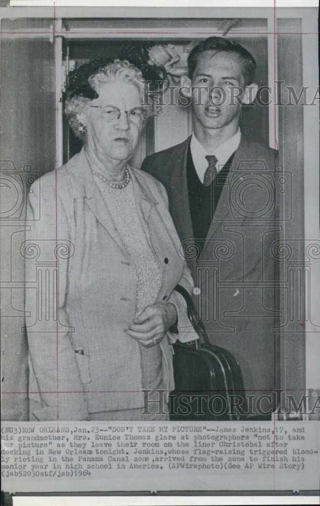 1964 Press Photo James Jenkins &amp; Grandmother Don&#39;t Want Picture Taken - Historic Images