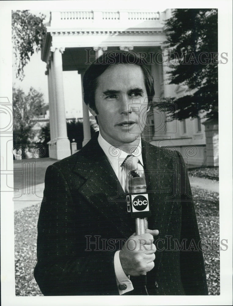 1975 Press Photo Tom Jarriel ABC News Reporter Telecast From White House Lawn - Historic Images