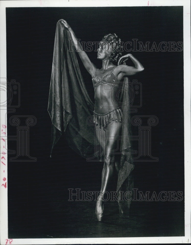 1972 Press Photo Dancer Joy Holliday on stage - RSJ04819 - Historic Images