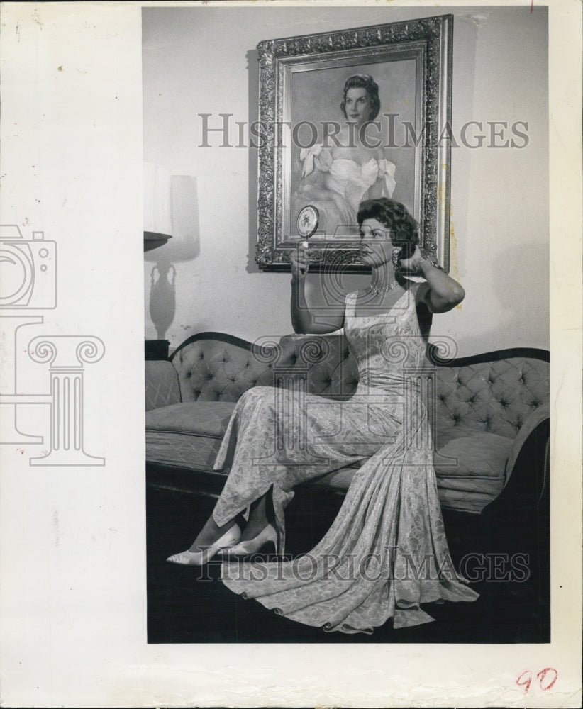 1960 Press Photo Elliott W. Holland, Evening Gown - Historic Images