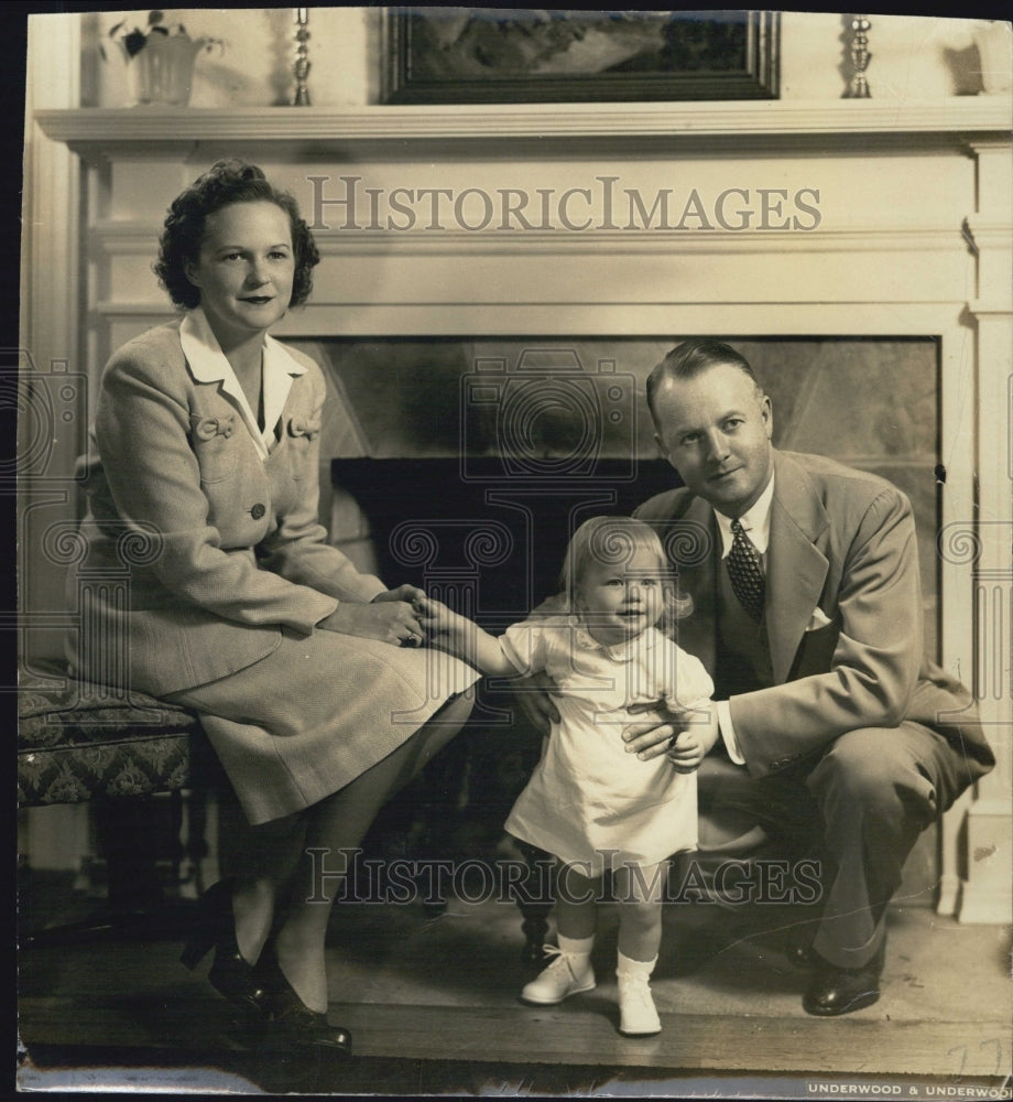 1942 Press Photo Dr. And Mrs. Howard Milton Rogers And Marjorie, Florida - Historic Images