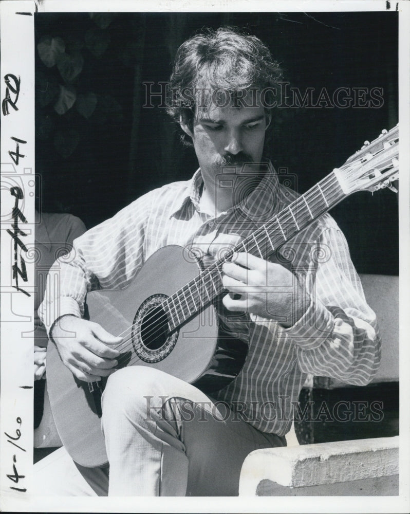 1977 Press Photo Classical Guitarist John King - Historic Images