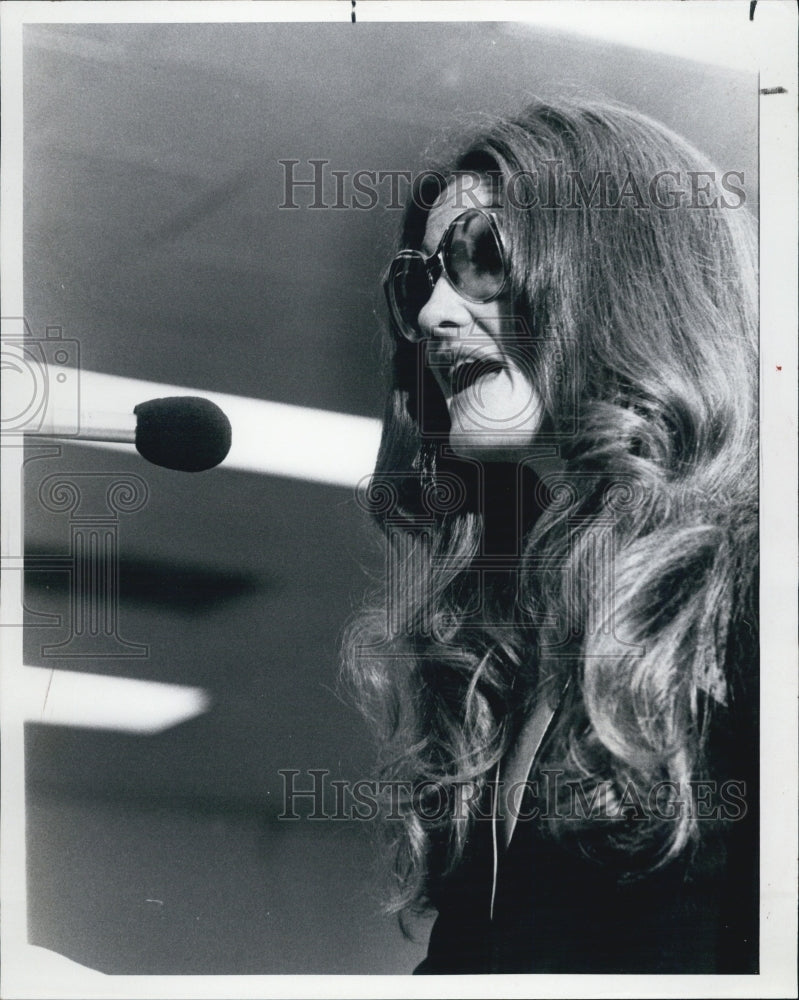 1979 Press Photo Sheila Barbieri, Dancer At Ron&#39;s Highway Lounge, Speaks Up - Historic Images