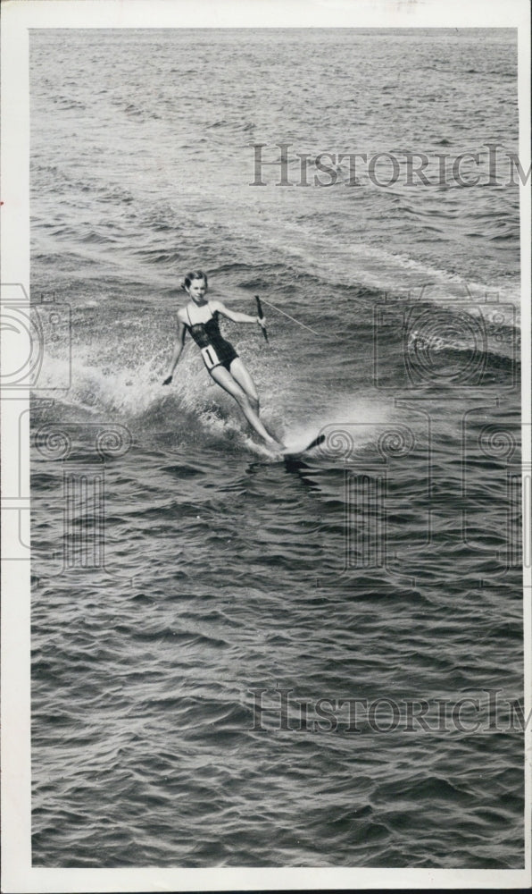 1959 Press Photo Water Skiier Mary Kay Chadwick at Pioneer Days Celebration - Historic Images