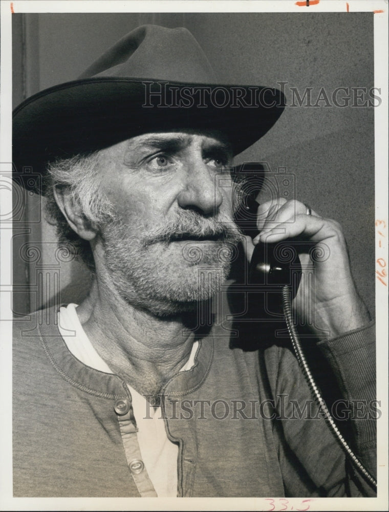 1975 Press Photo Keenan Wynn Guest-Stars On &quot;Back Up&quot; On &quot;Emergency!&quot; - Historic Images