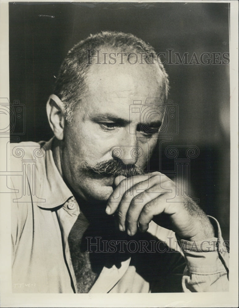 Press Photo Keenan Wynn Actor Wearing Open Shirt - RSJ06179 - Historic Images