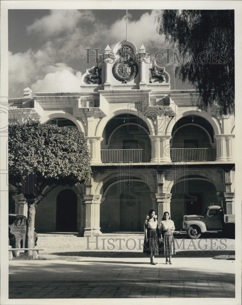 Press Photo Palace of the Captain's General in Antigua, Guatemala - RSJ06525 - Historic Images