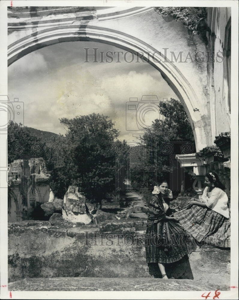 1956 Press Photo Ruins of La Recoleccion Church in Antigua, Guatemala - Historic Images
