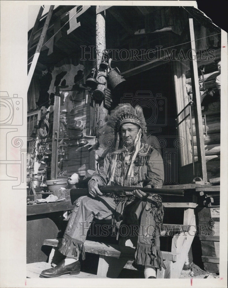 1967 Press Photo Lovell Richards O.K. Corral Antique Store Old West - Historic Images