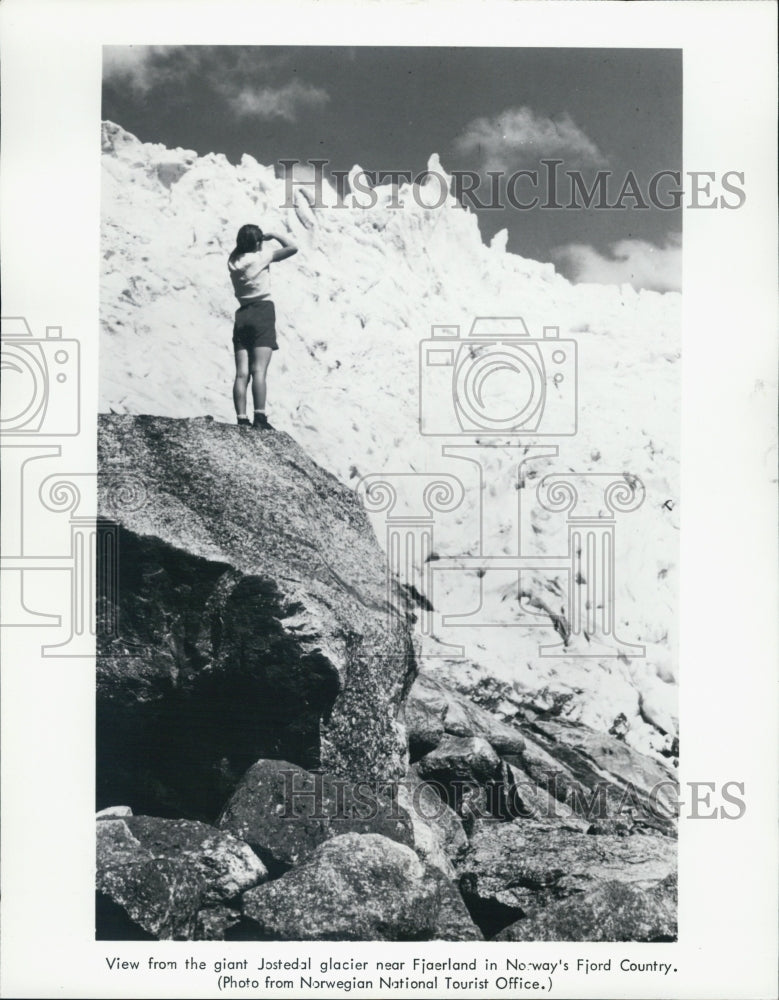 1984 Press Photo A view from giant Jostedal glacier near Fjaerland in Norway - Historic Images