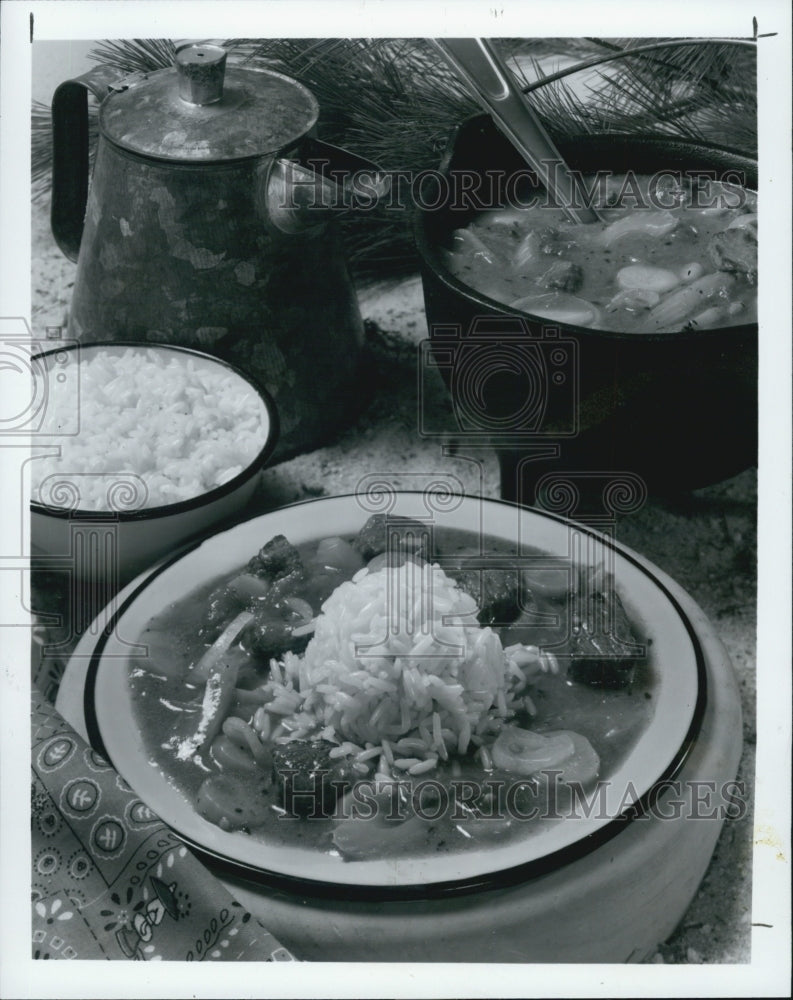 1987 Press Photo Camper&#39;s Stew with rice. - RSJ06819 - Historic Images