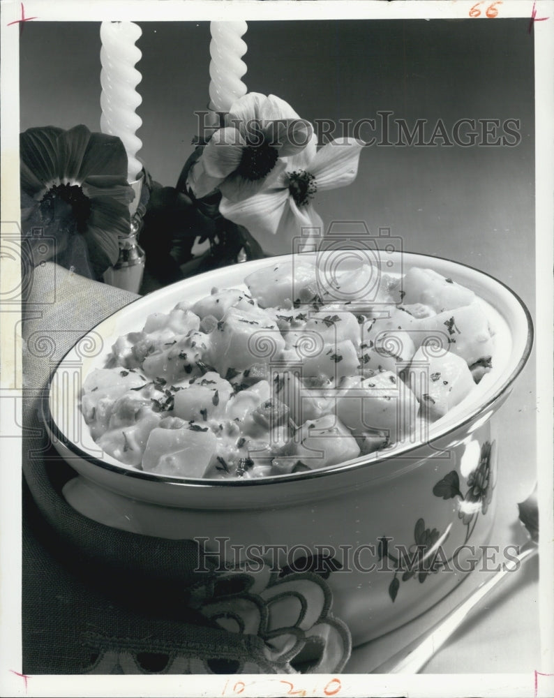 1976 Press Photo Baked potatoes casserole with diced ham and creamed sauce. - Historic Images