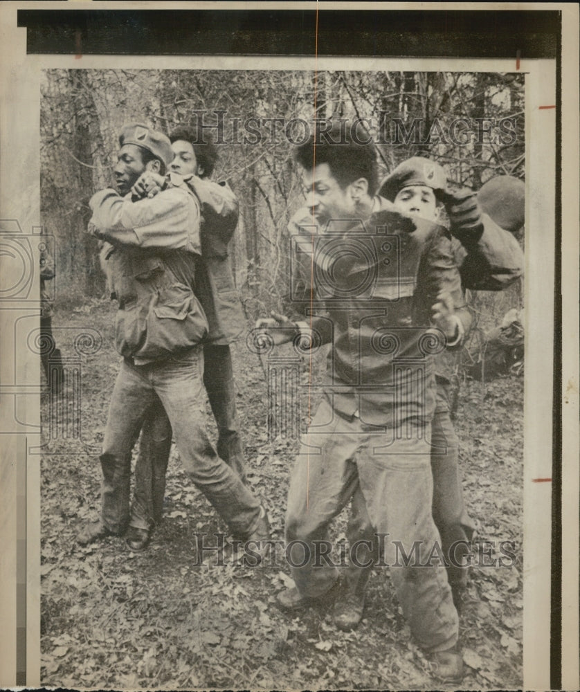 1976 Press Photo Volunteers Train for Hand to Hand Combat in Angola - RSJ07193 - Historic Images