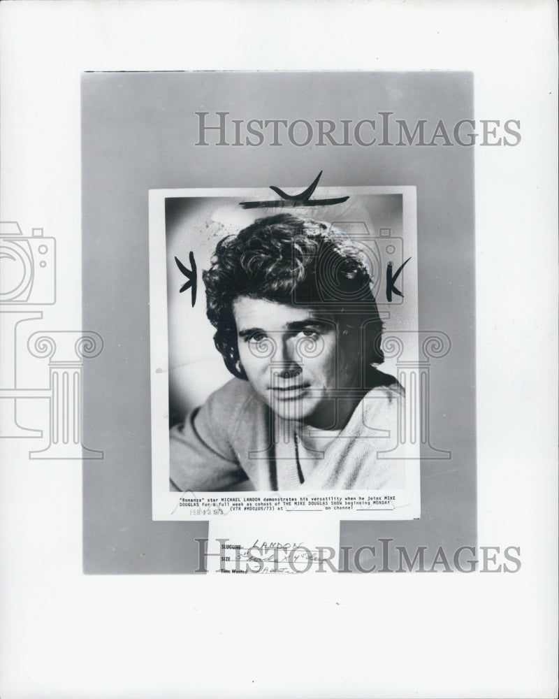 1975 Press Photo Michael Landon Actor Mike Douglas Show - Historic Images