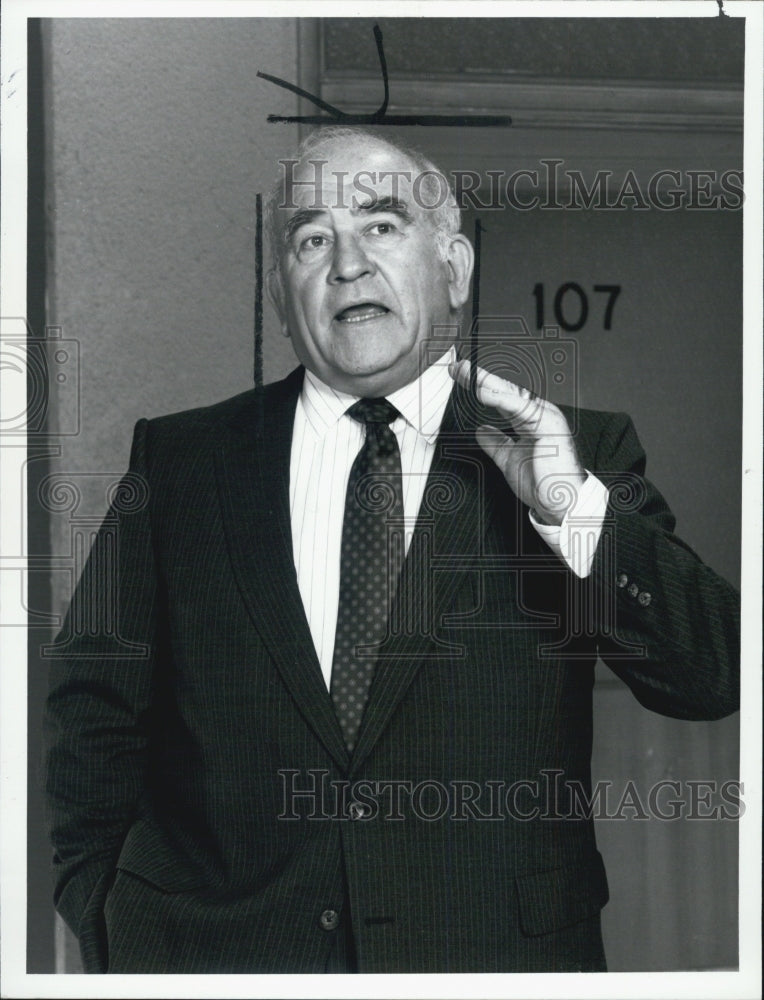 1987 Press Photo Actor Ed Asner star as Joe Danzig. - RSJ07359 - Historic Images