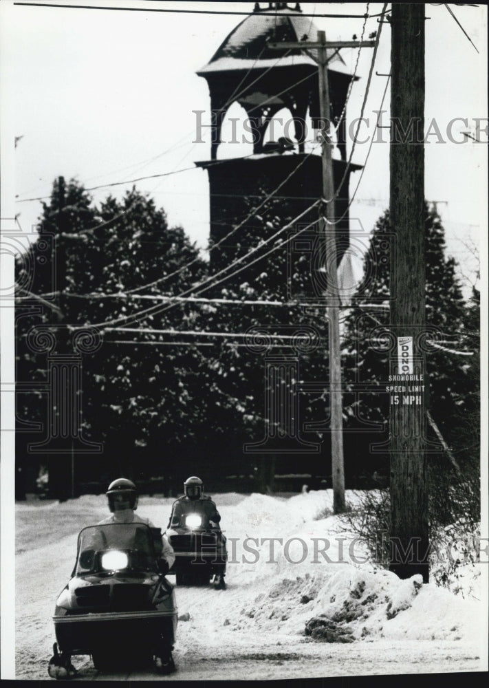 1983 Press Photo People Ride Snowmobiles Old Forge New York - Historic Images