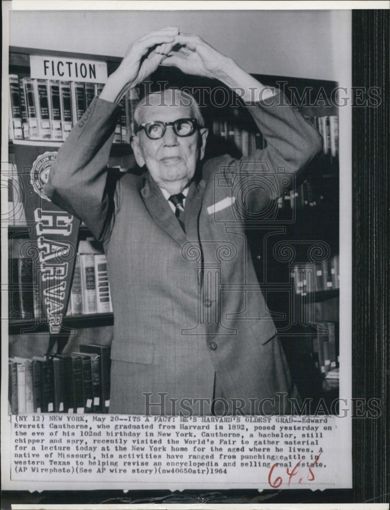 1964 Press Photo Edward Everett Cauthorne oldest Harvard Graduate - RSJ07585 - Historic Images