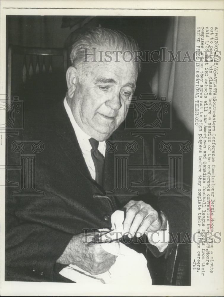 1965 Press Photo Southeastern conference Commissioner Bernie Moore - RSJ07831 - Historic Images