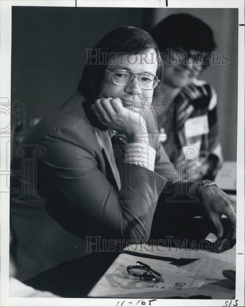 1977 Press Photo Dr Raymond Moody Jr Author - RSJ07881 - Historic Images