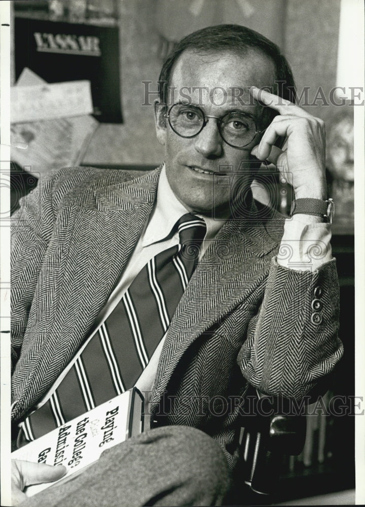 1979 Press Photo Richar Moll dean of admissions Vassar College - RSJ07923 - Historic Images