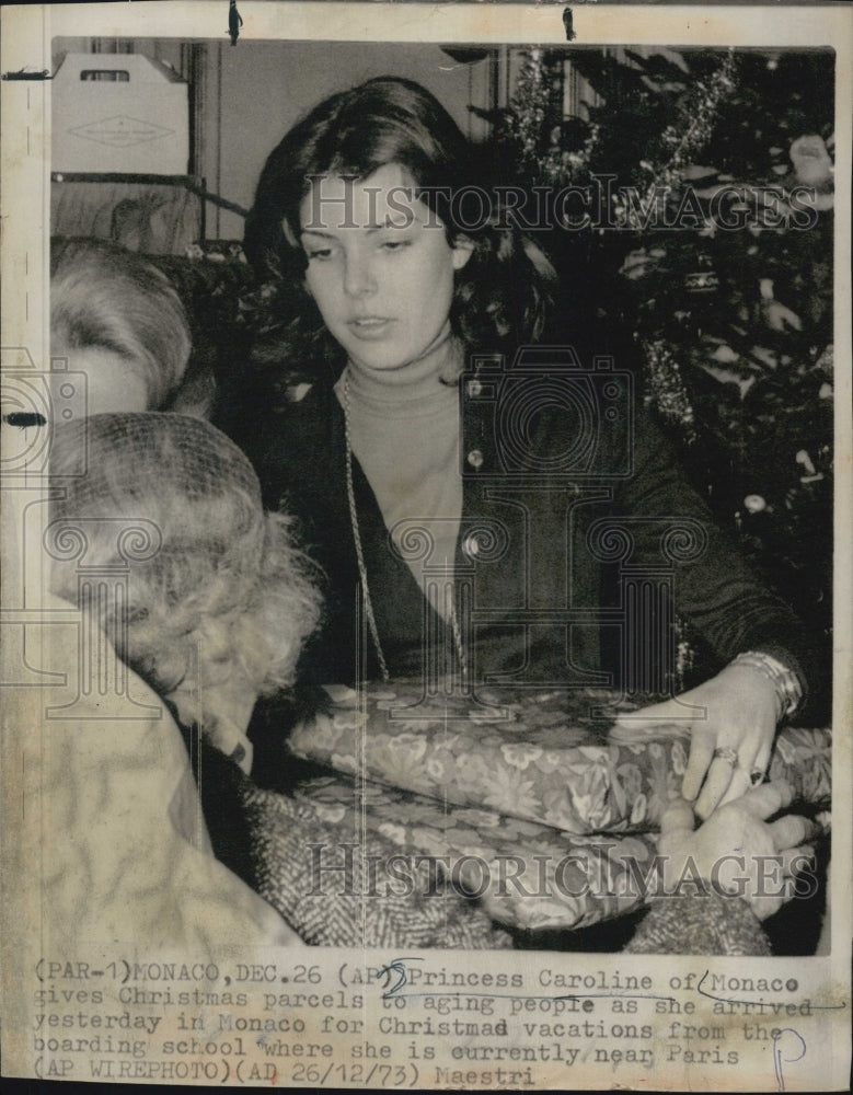 1977 Press Photo Princess Carolina Of Monaco Delivers Christmas Gifts To Elderly - Historic Images