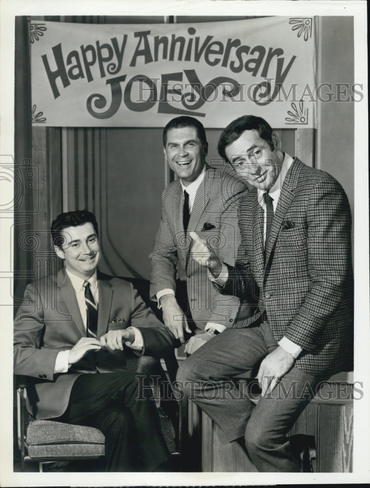 1968 Press Photo Regis Philbin, Johnny Mann &amp; Joey Bishop show in the picture - Historic Images