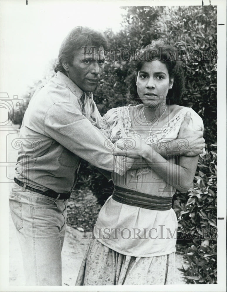 1986 Press Photo Nick Mancuso &amp; Rachel Ticonti in &quot;Stingray&quot; - RSJ08351 - Historic Images