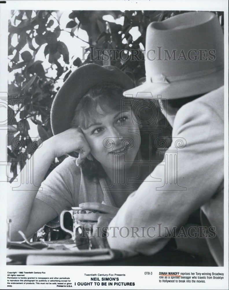 1982 Press Photo Dinah Hanoff Actress I Ought To Be In Pictures Neil Simon - Historic Images