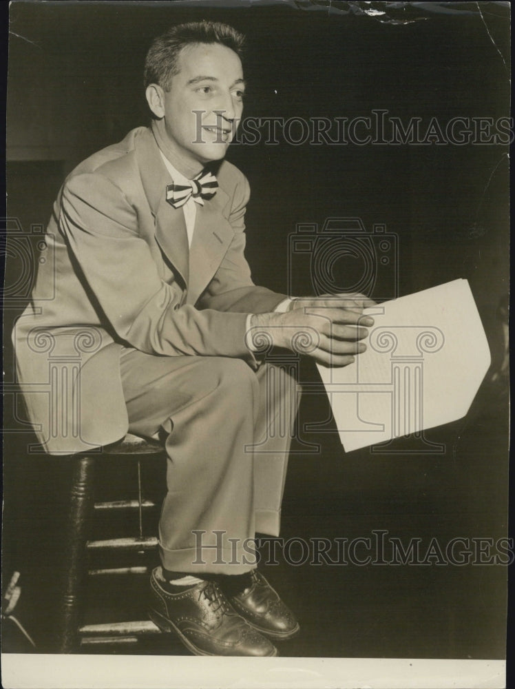 1977 Press Photo Garry Moore in 1948 radio show - RSJ08583 - Historic Images