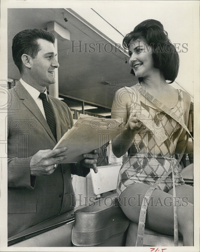 1963 Press Photo Barbara Manuel Queen Model Auto Show - RSJ08659 - Historic Images