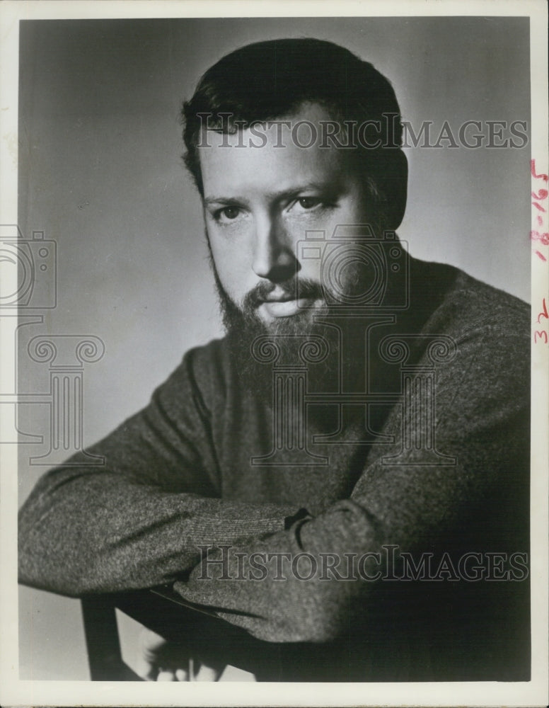 1968 Press Photo George Hally Awarded Coty American Fashion Critics "Winnie" - Historic Images