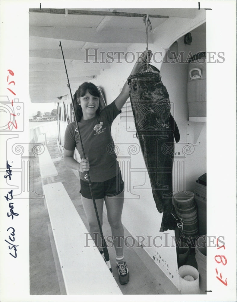 1981 Press Photo Melanie Hall Alexandria Virginia Gulf Queen Fisherman - Historic Images